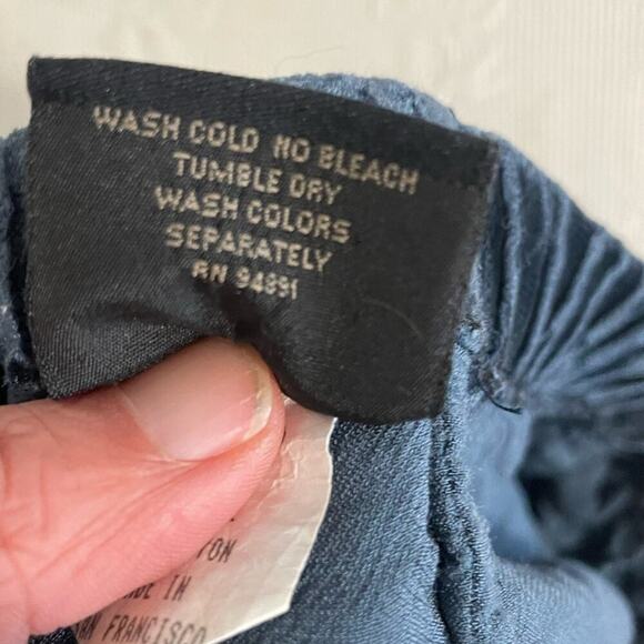 Mike & Tod Rayon skirt, beautiful blue. Fits like a medium. - Picture 5 of 6